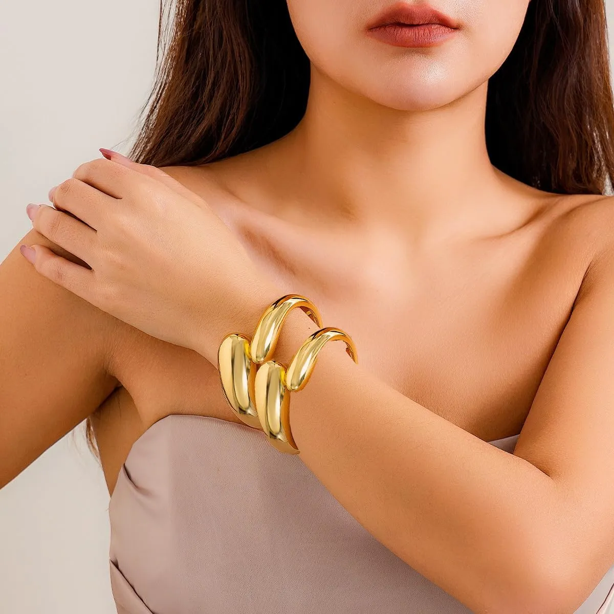 2PC Chunky Gold Cuffs Bracelet Arm Cuff Upper Gold Bangle Chunky Gold Bracelet Open Irregular Statement Bracelets for Women Jewelry
