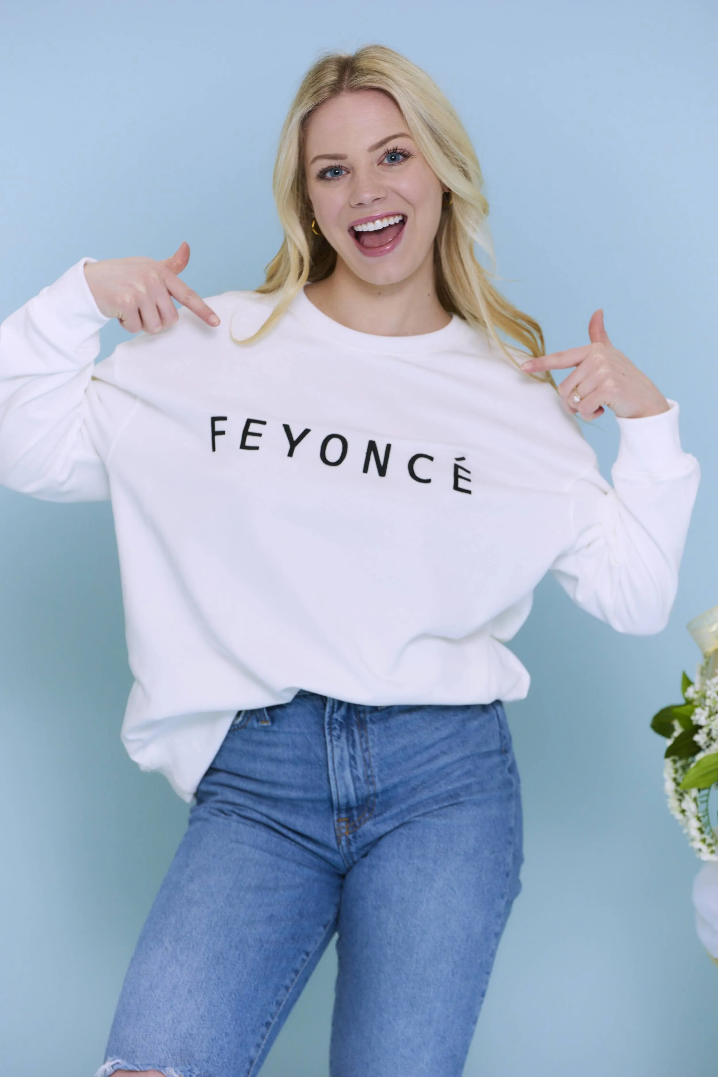 Feyoncé Embroidered Crewneck Sweatshirt | White