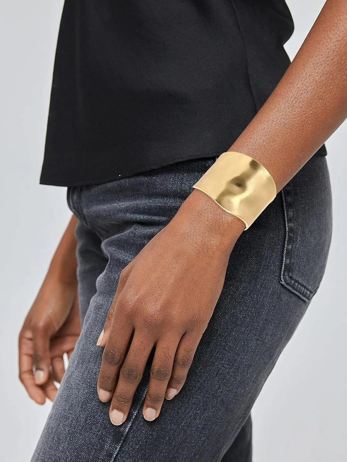 Gold Cuff Bangle Bracelets for Women Trendy Chunky Gold Bracelet Hinged Open Wide Minimalist Non Tarnish Gold Plated Jewelry 2024