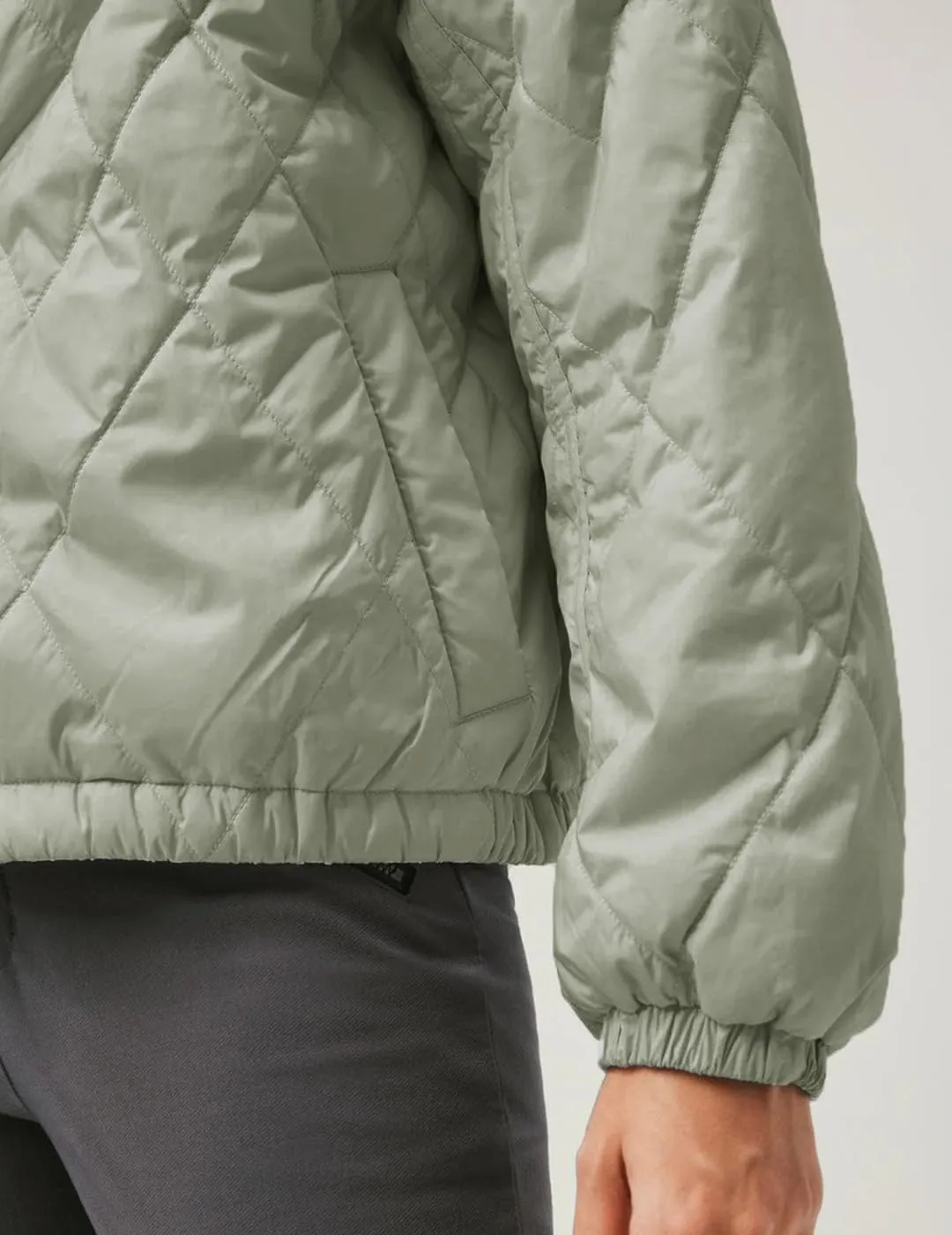 Women's Light Weight Short Down Jacket Long Sleeve Cropped Coat Water-Resistant Puffer Jacket Outwear
