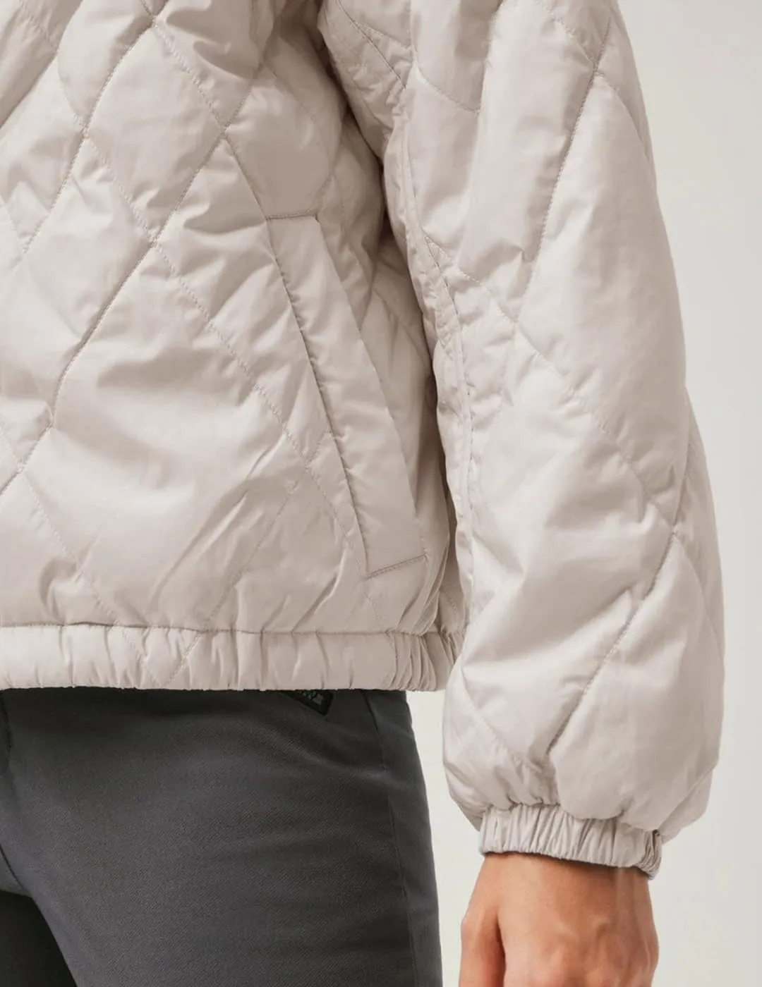Women's Light Weight Short Down Jacket Long Sleeve Cropped Coat Water-Resistant Puffer Jacket Outwear