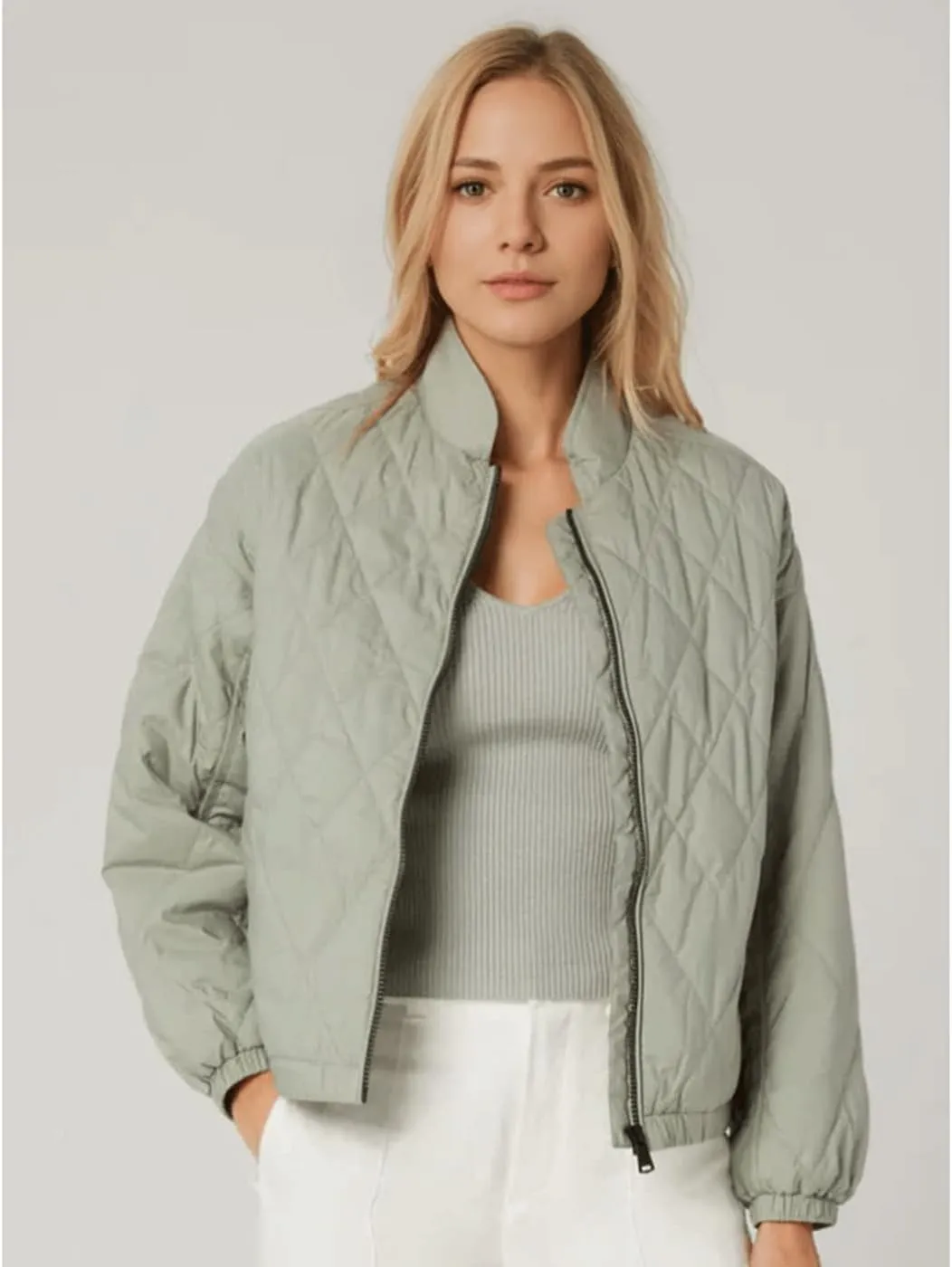 Women's Light Weight Short Down Jacket Long Sleeve Cropped Coat Water-Resistant Puffer Jacket Outwear