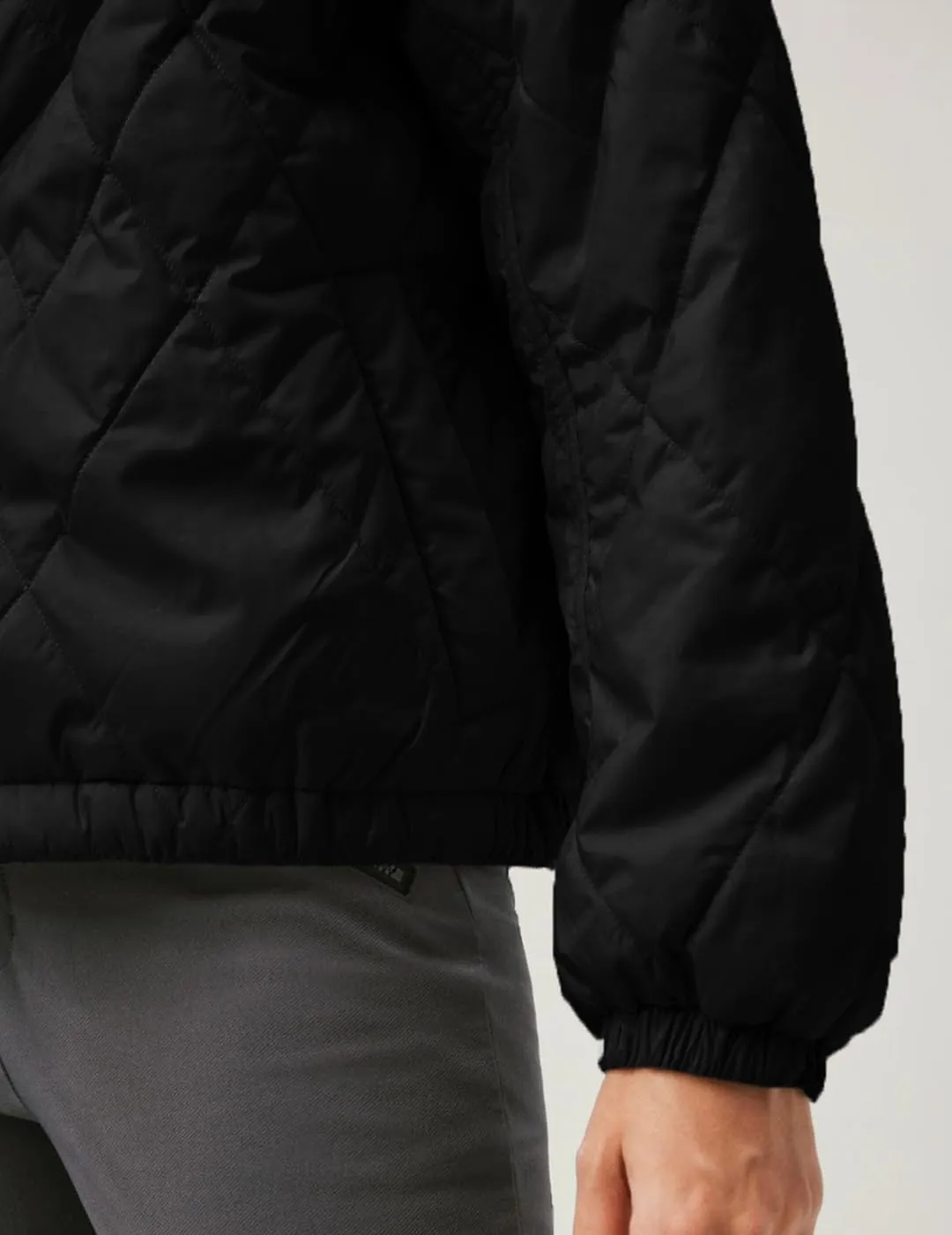 Women's Light Weight Short Down Jacket Long Sleeve Cropped Coat Water-Resistant Puffer Jacket Outwear