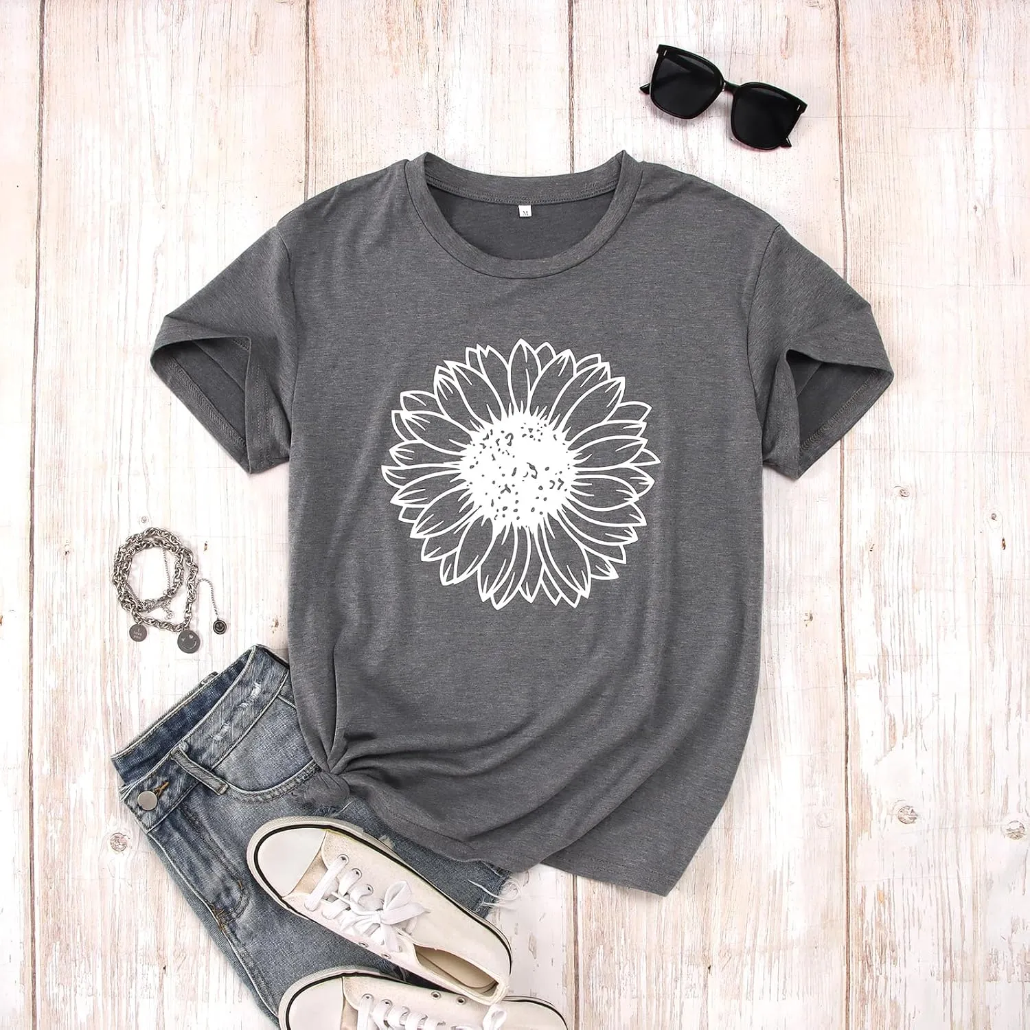 Women's Summer Sunflower T Shirt Cute Flower Graphic Loose Tees Crew Neck Short Sleeve Casual Tops
